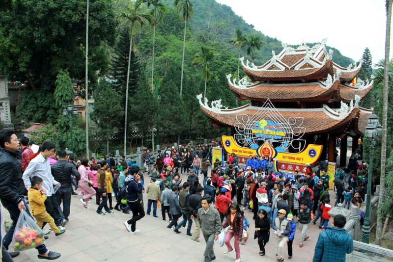 Perfume Pagoda Tour 1 Day