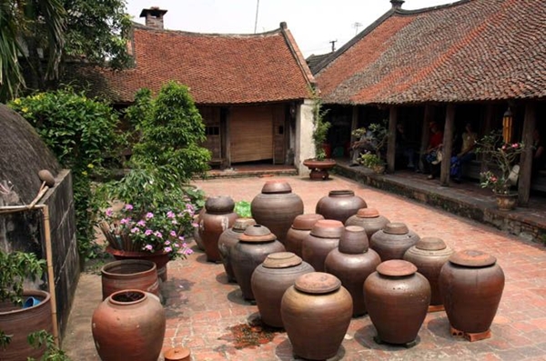 Duong Lam Ancient Village 1 Day