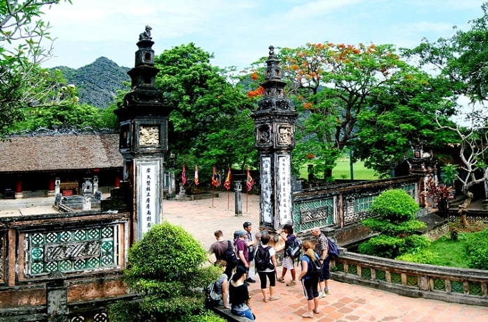 Hoa Lu - Trang An - Mua Cave 1 Day