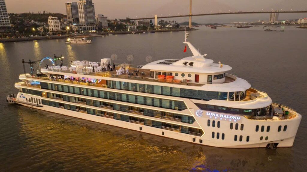 Luna HaLong Day Cruise 5 stars