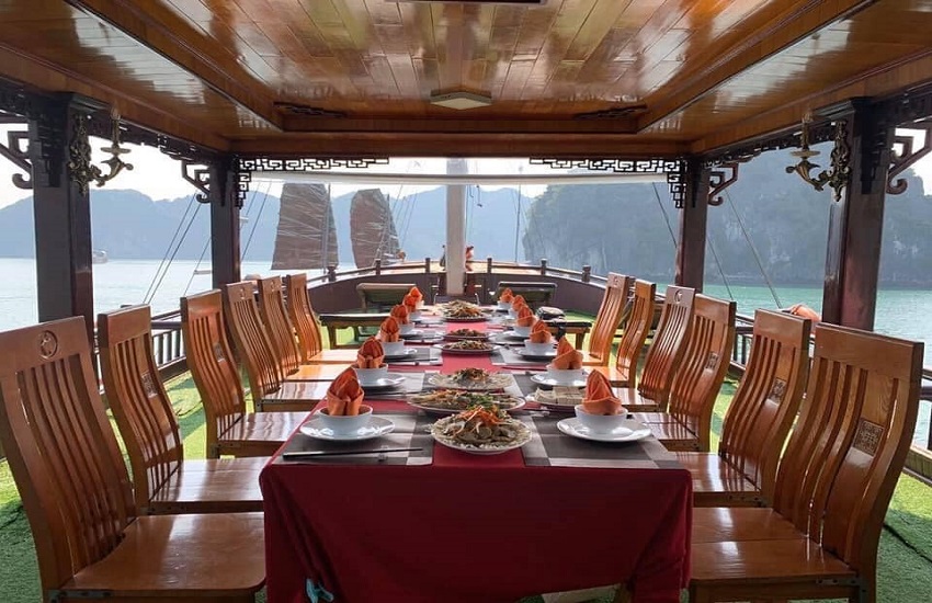 Croisière en baie Lan Ha sur Jonque Cat ba Ocean Cruise 2 jours 1 nuit