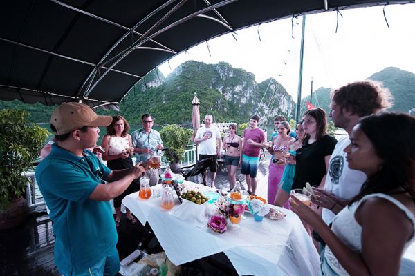 Croisière Jonque Swan à la baie d'Halong 3 jours 2 nuits