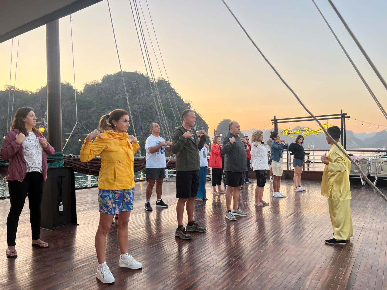 Amanda Cruise Halong Bay 3 Days 2 Nights