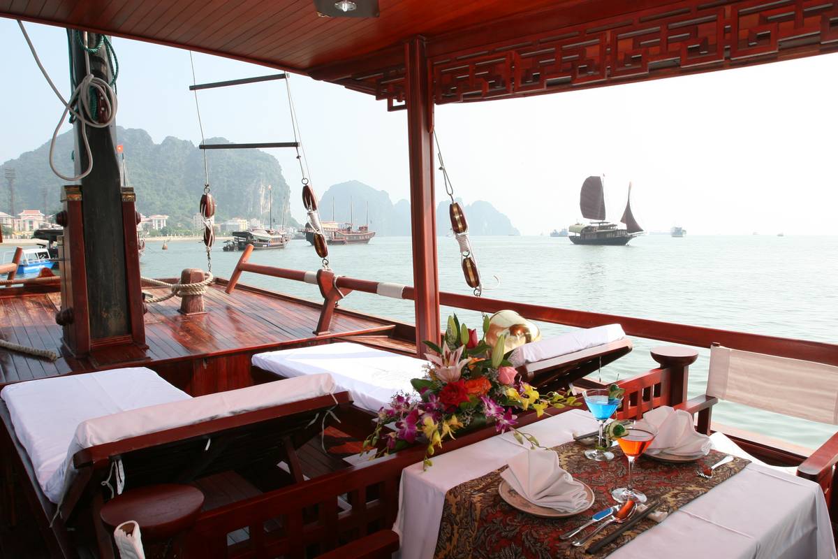 Croisière La baie d’Ha Long et Bai Tu Long 2 Jours 1 Nuit