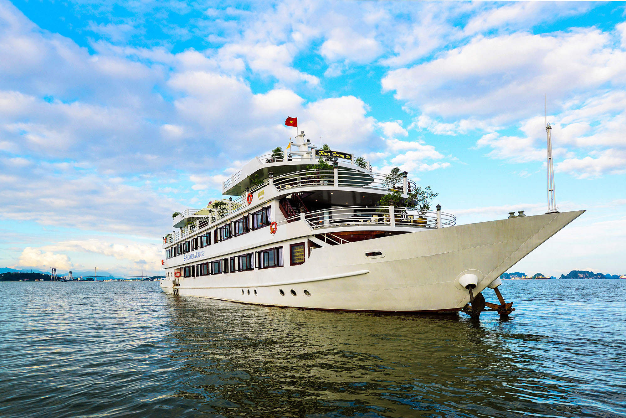 Discover Bai Tu Long Bay on Swan Cruises 2 Days 1 Night