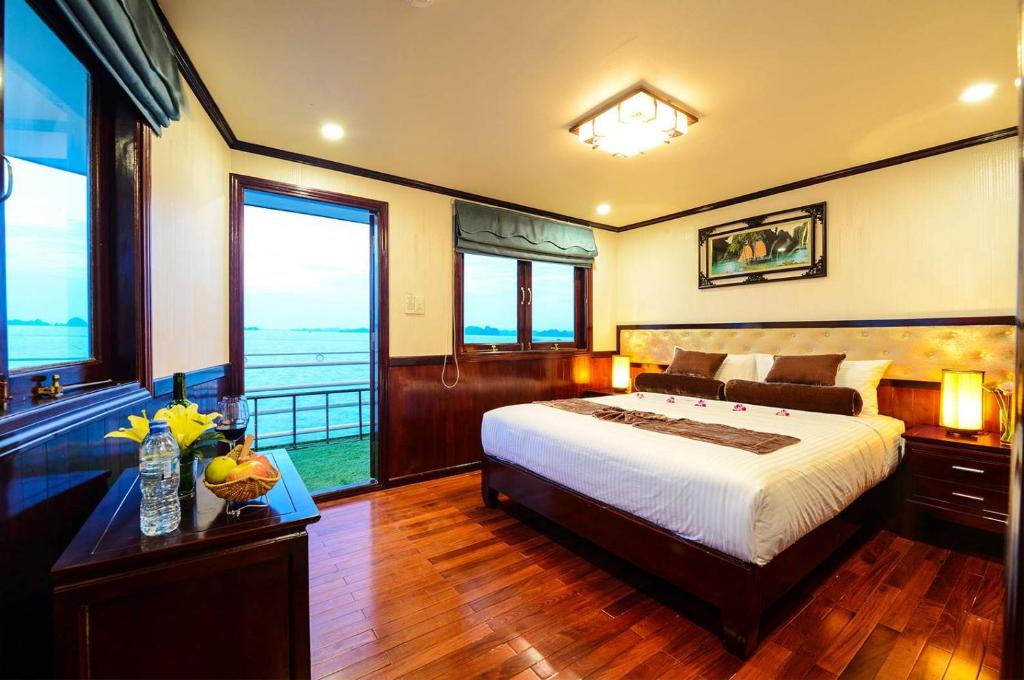 Amazing Hanoi - Trekking Sapa - Halong Bay Cruise 6 days 5 nights